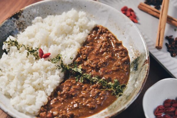 島豆腐と野菜出汁の薬膳キーマカレー